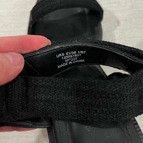 ASOS NEW Chic Black Platform Velcro Strap Sandals - Picture 4 of 4
